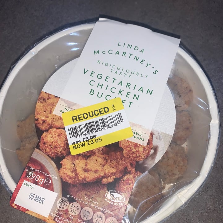photo of Linda McCartney's Vegetarian Chicken bucket shared by @livgnorth on  08 Mar 2021 - review