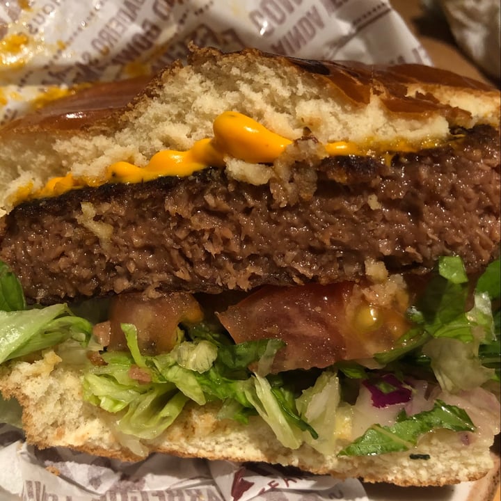 review photo of Outback Steakhouse - Bourbon Shopping Aussie plant burger shared by @leticiaaurich on 19 Dec 2021 - review