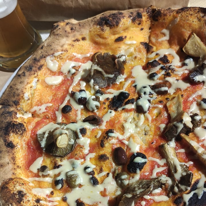 photo of Circolo Arci Le Ture Pizza Funghi, Olive E Crema Di Anacardi shared by @angelamarialamacchia on  18 Sep 2022 - review