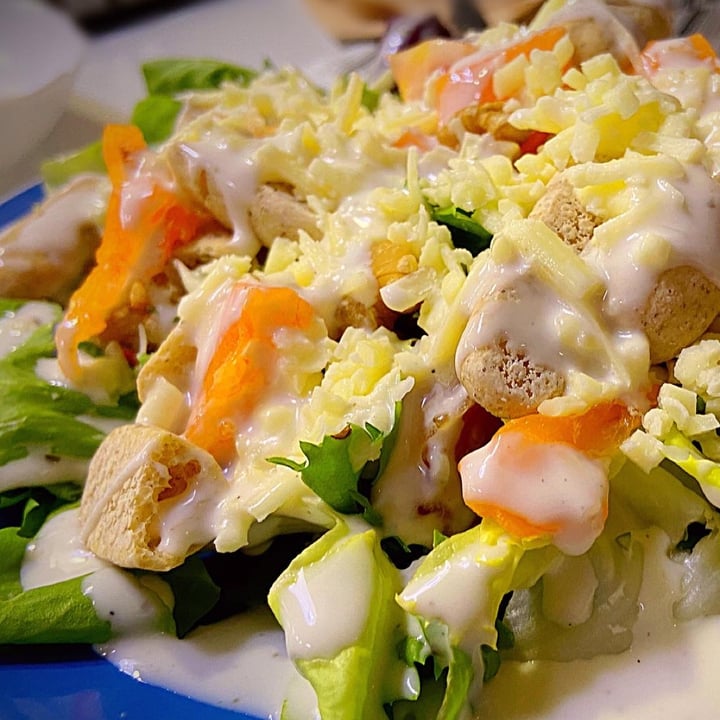 review photo of Vegan bombon sin gluten Ensalada cesar con salmón vegano shared by @yolandagranados on 06 Mar 2022 - review