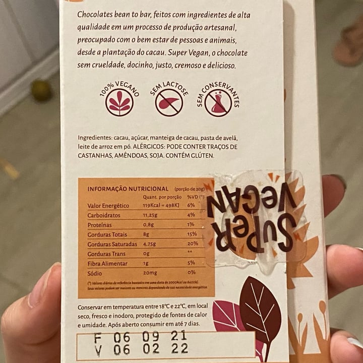 photo of Super Vegan Nougat Chocolate Ao Leite Com Avelãs shared by @biancamayol on  16 Nov 2021 - review