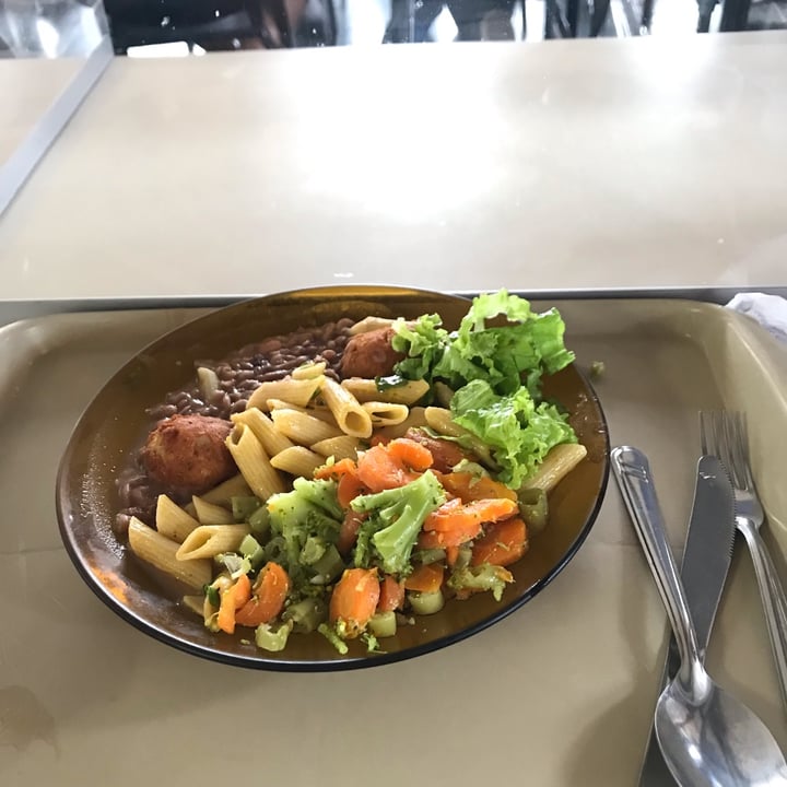 photo of Restaurante Universitário Setorial II - UFMG bolinho de soja shared by @juucmaciel on  05 May 2022 - review