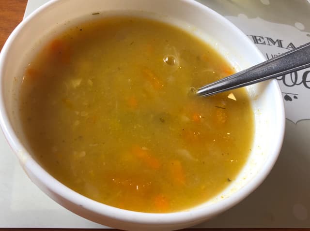 菜肴“Caldo de frijoles  blancos con calabaza.”的照片