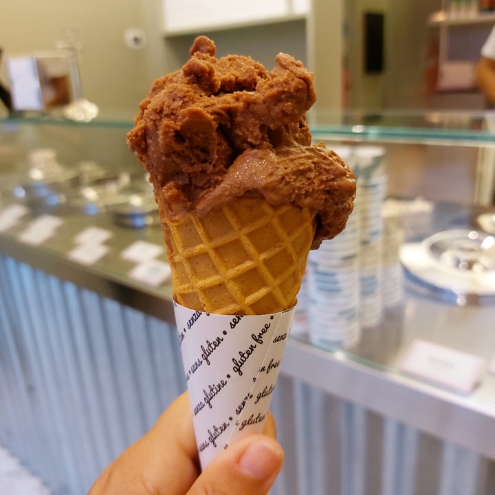 photo of Pavé - Gelati&Granite Cono GF Cioccolato e Gianduia shared by @monja on  05 Jul 2022 - review