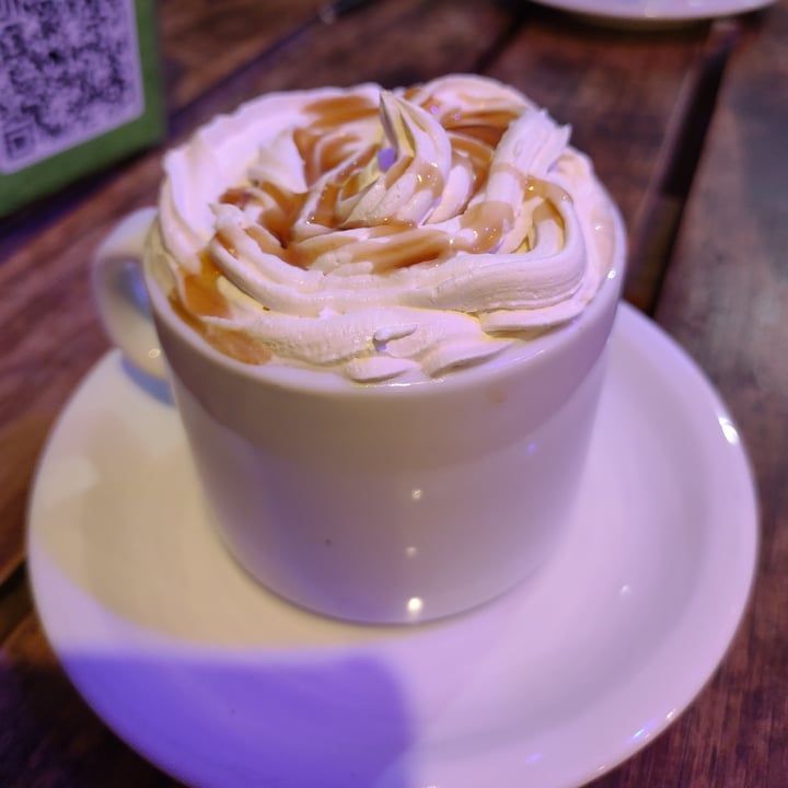 review photo of Loving Hut Cafe caramel shared by @amvelasquez on 18 Dec 2022 - review