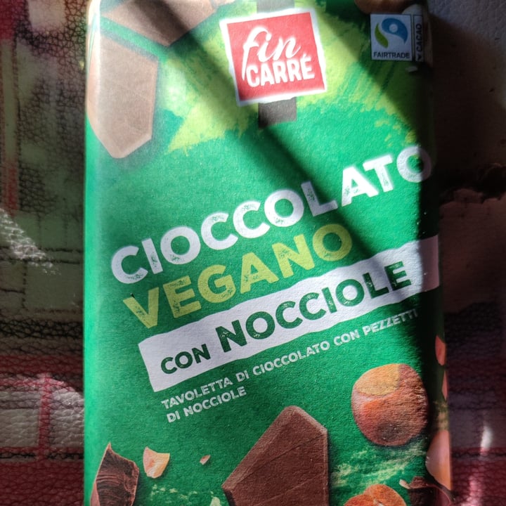 photo of Fin Carré Cioccolata vegana alle nocciole shared by @valebi on  08 Jan 2022 - review