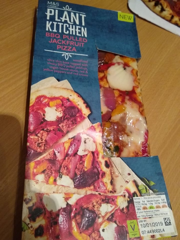 photo of Plant Kitchen (M&S) BBQ Pulled Jackfruit Pizza shared by @cocosmomma on  15 Mar 2019 - review