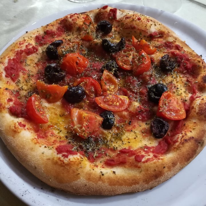 review photo of Agriturismo Vultaggio 3 stelle Pizza vegana ai pomodori con grano tumminia shared by @ab4t on 02 Oct 2021 - review