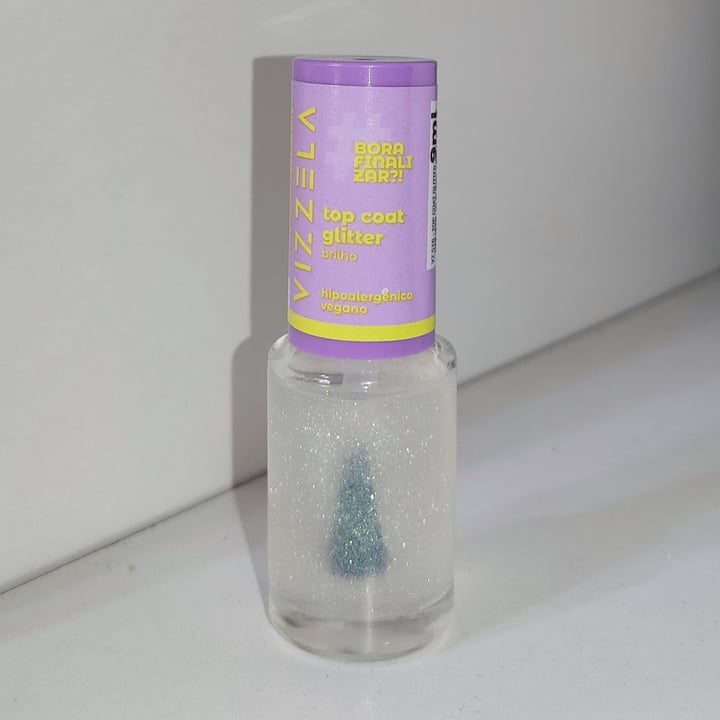 photo of Vizzela Cosméticos top coat glitter shared by @joselebss on  15 May 2022 - review