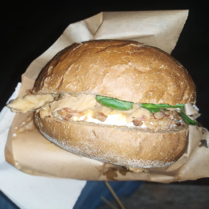 photo of Van Ver Burger Pullus In Fabula shared by @senja on  29 Oct 2021 - review