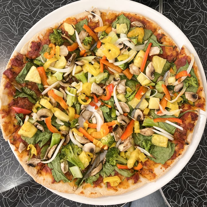 photo of Portia's Diner Very Veggie Pineapple Pizza shared by @lizmaselli on  06 Jul 2021 - review