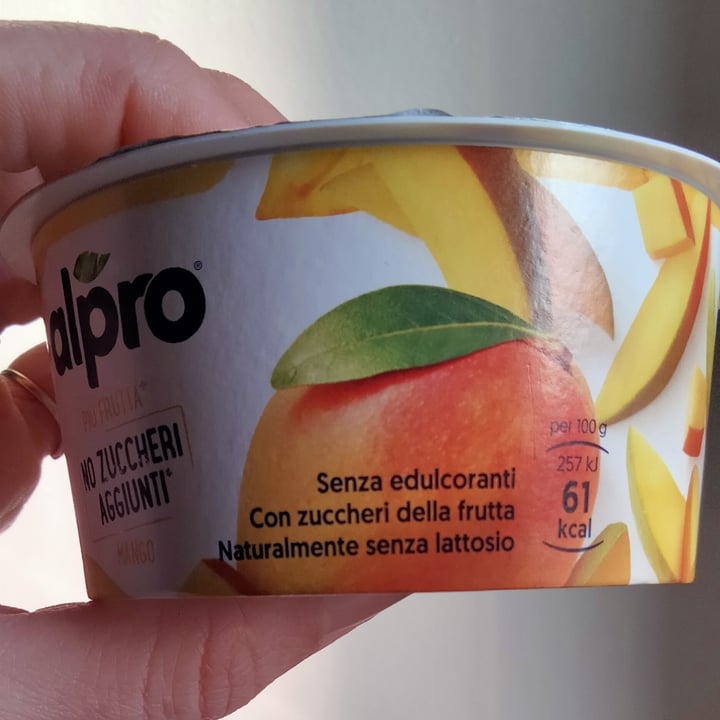 photo of Alpro Mango Yogurt (No Added Sugars) shared by @naturalmentearia on  23 Mar 2022 - review