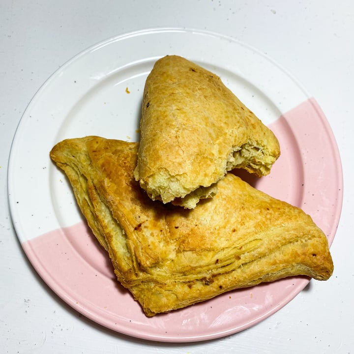 review photo of Panadería rockss vegan bakery Pastel de No pollo shared by @veganosrecomiendo on 04 Apr 2021 - review