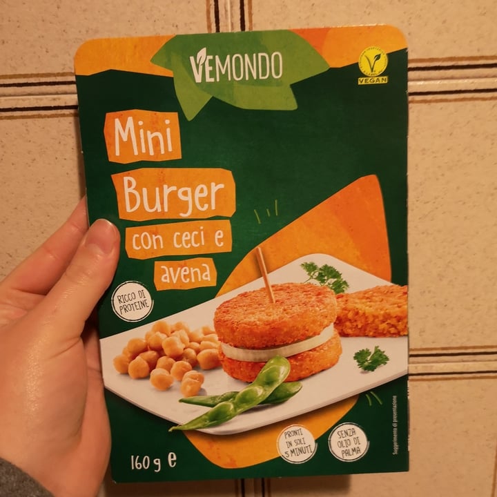 photo of Vemondo Mini Burger con Ceci e Avena shared by @aleveganfoodlover on  17 Jan 2023 - review