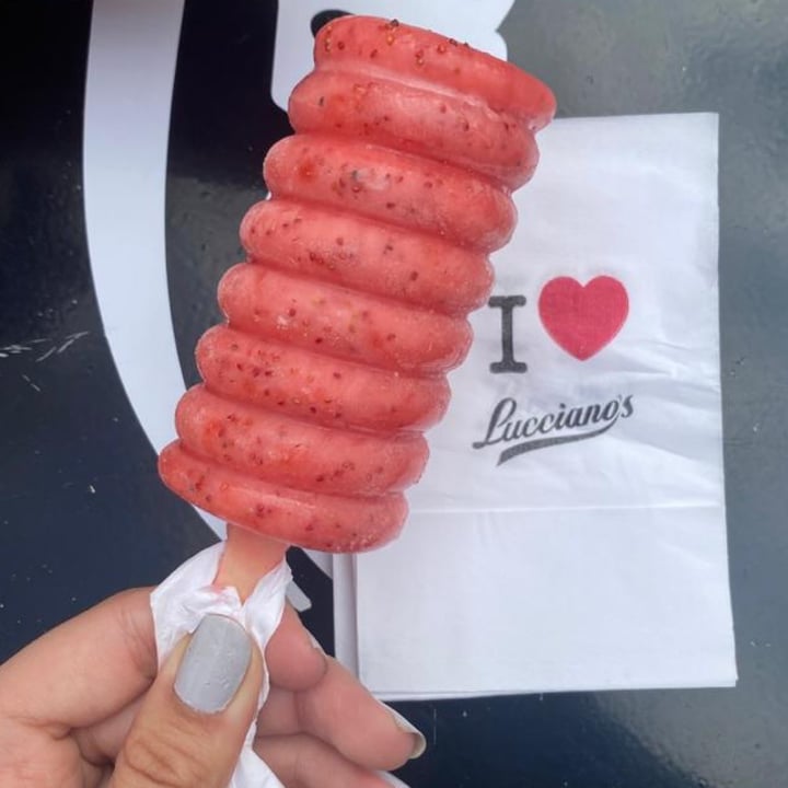 photo of Lucciano’s Frutilla ice pop shared by @jacquelinechaves on  01 Sep 2022 - review