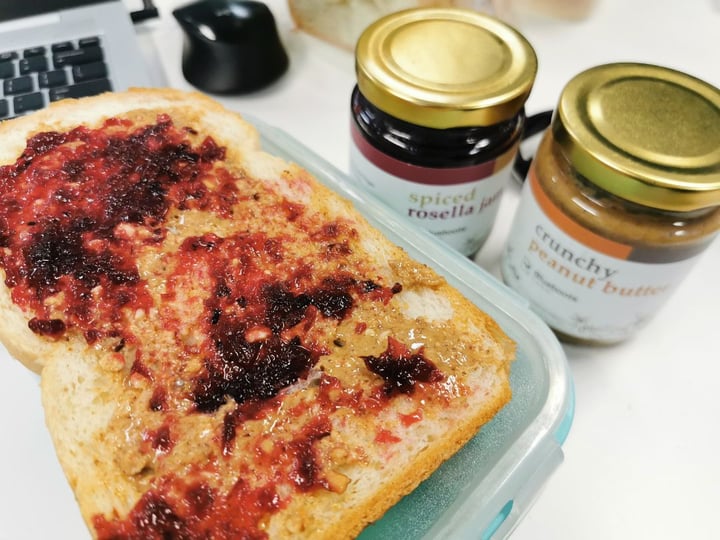 review photo of Blueboots Crunchy Peanut Butter shared by @deanna89 on 20 Jan 2020 - review