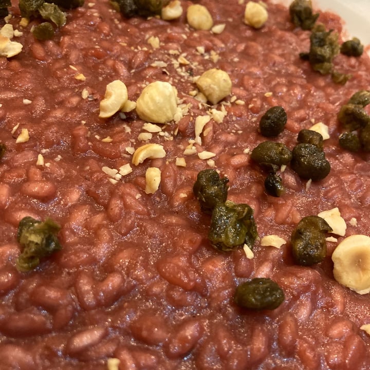review photo of Ma Va' ? Restaurant Roma Risotto con Rapa Rossa, Noci E Capperi shared by @littleflame on 21 May 2022 - review