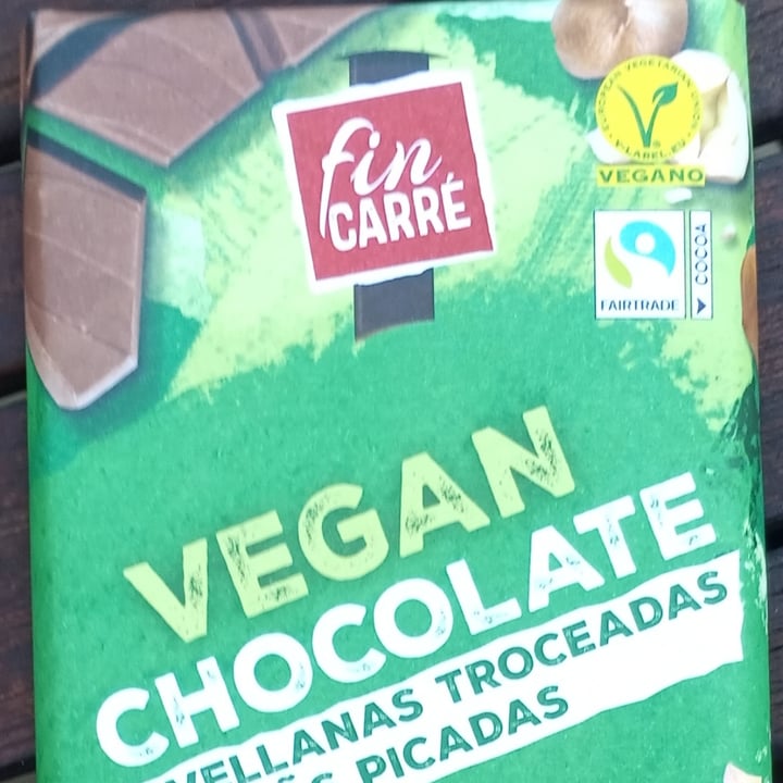 photo of Fin Carré Chocolate con avellanas troceadas shared by @titoherbito on  28 Jan 2022 - review