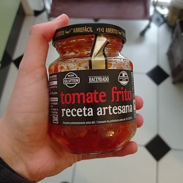 photo of Hacendado Tomate frito receta artesana 300g shared by @tintadecuervo on  27 May 2022 - review