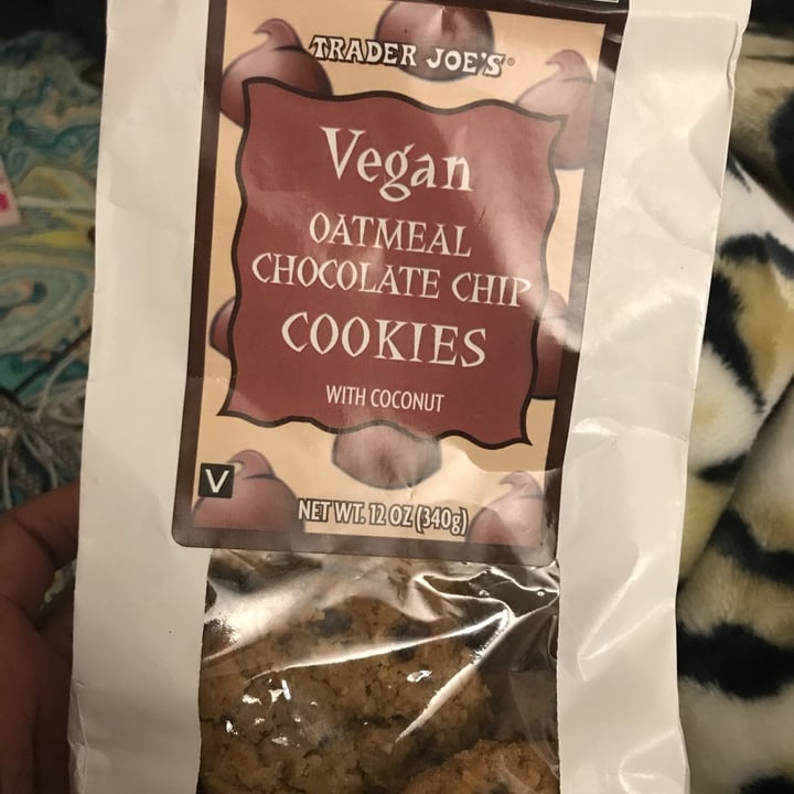 photo of Trader Joe's Vegan Oatmeal Chocolate Chip Cookies shared by @aprildiane on  11 Jan 2021 - review