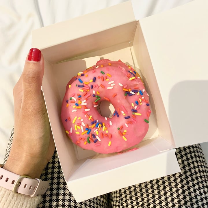 photo of Doughnut Time D’oh nut shared by @immira on  18 Nov 2021 - review