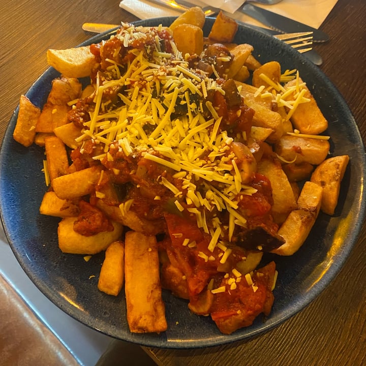 photo of Maggie Mays Belfast Cafe bolognese chips shared by @robsm95 on  15 May 2022 - review
