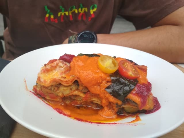 Photo of the dish “Lasaña De Verdura Y Boloñesa”