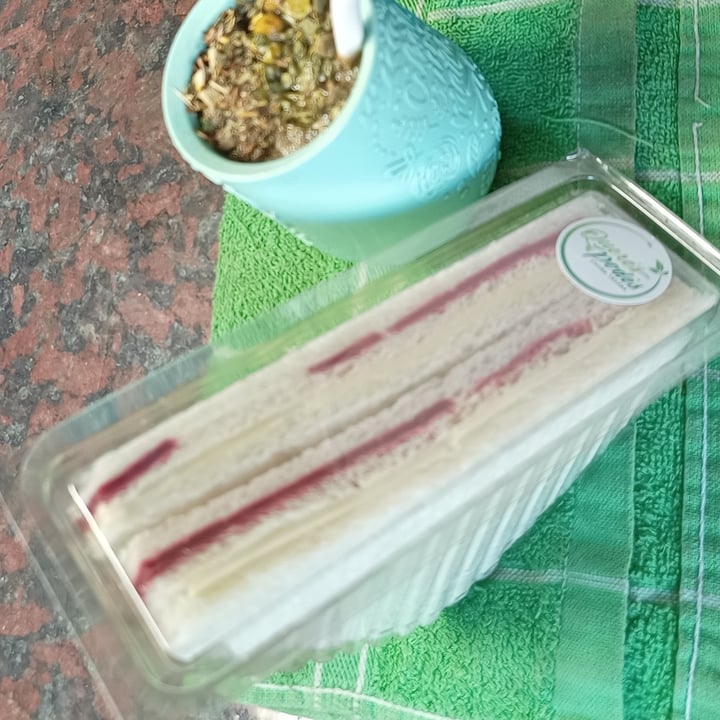 review photo of queres podes sanguchito de miga shared by @veganveganita on 14 Oct 2022 - review