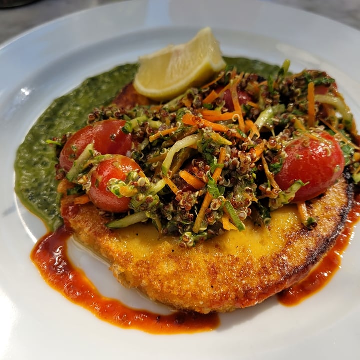 photo of Le Pain Quotidien - Recoleta Mall Provoleta de Almendras con Tabule de Quinoa shared by @daniellaliberman on  31 Aug 2021 - review