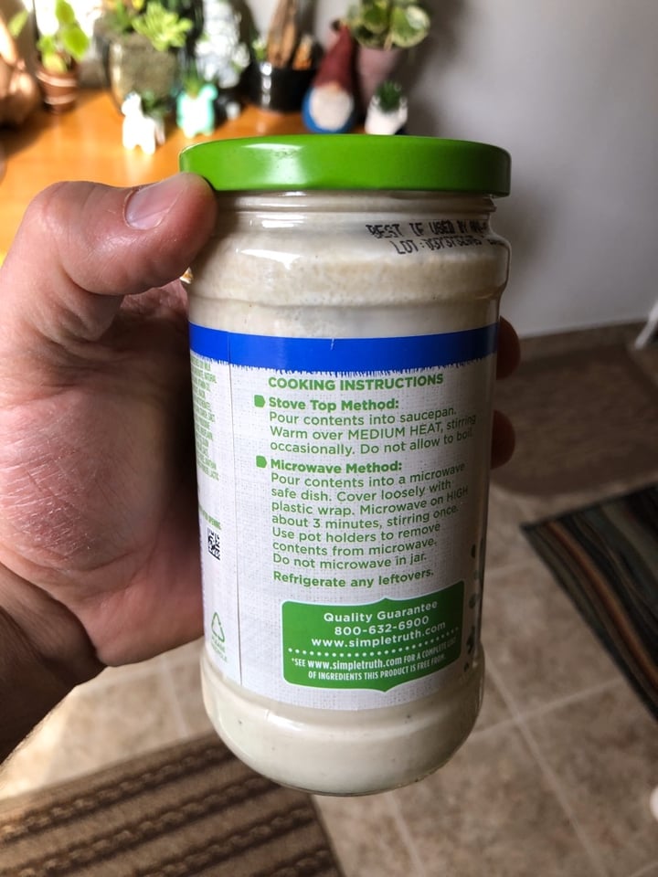 photo of Simple Truth Plant Based Alfredo Vegan Pasta Sauce shared by @steffensenskitchen on  11 Feb 2020 - review
