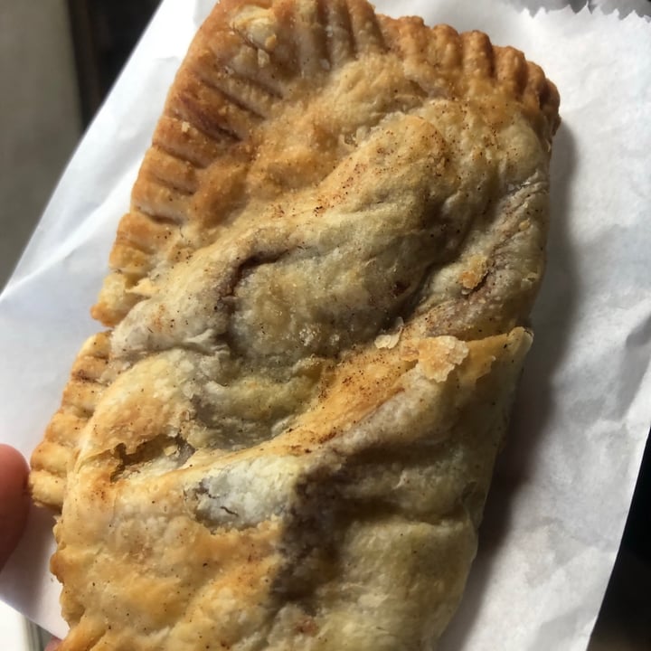photo of The Fussy Vegan Apple pie shared by @nikivisser on  26 Jun 2021 - review