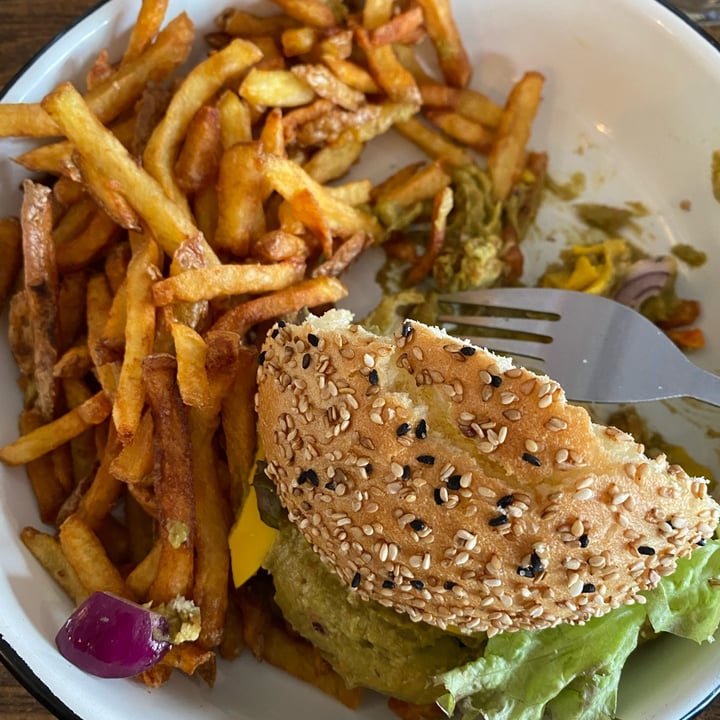 photo of Les Super Filles du Tram Veguaca Hamburger shared by @giadalett on  01 May 2022 - review