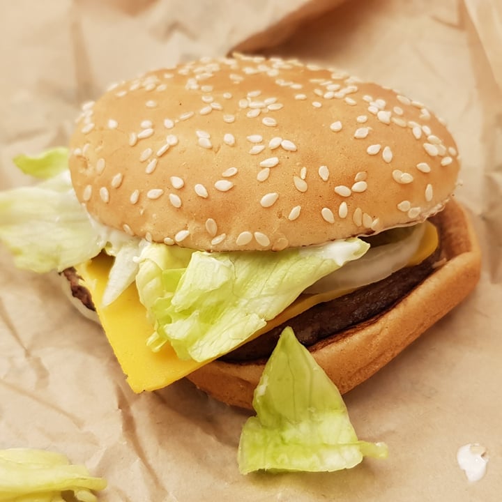 review photo of Burger King Leicester Square Plant-based Cheeeze Whopper Jr shared by @rnp20 on 30 Mar 2022 - review
