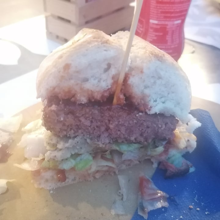 photo of Malikafe Burger Vegano shared by @rosannad93 on  03 Jun 2022 - review