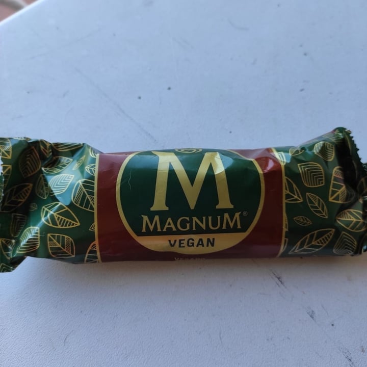 photo of Magnum Magnum Vegan Almond shared by @uxiomillan on  06 Aug 2020 - review