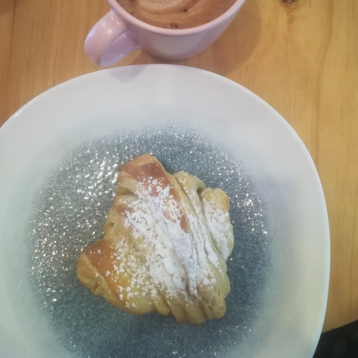photo of Blue Kiwi Pain au chocolat shared by @lauren741 on  03 Sep 2022 - review
