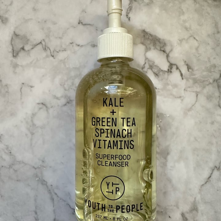 photo of Youth To The People Kale and green tea spinach vitamins superfood cleanser shared by @berryveganplanet on  02 Nov 2022 - review