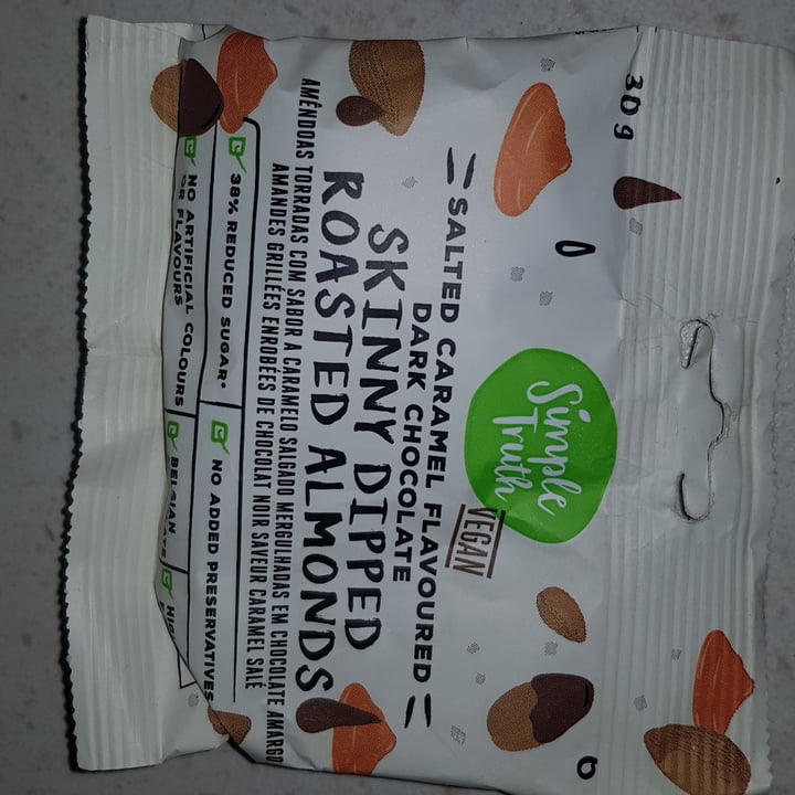 photo of Simple Truth Salted Caramel flavored Dark chocolate dipped almonds shared by @rorydegroot on  30 May 2021 - review