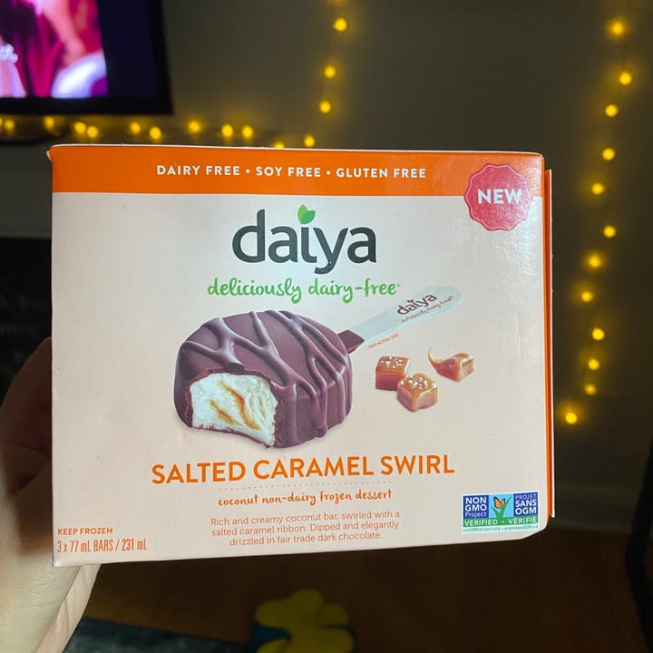 photo of Daiya Salted Caramel Swirl coconut non-dairy frozen dessert shared by @cristinatheactivist on  25 Jul 2021 - review