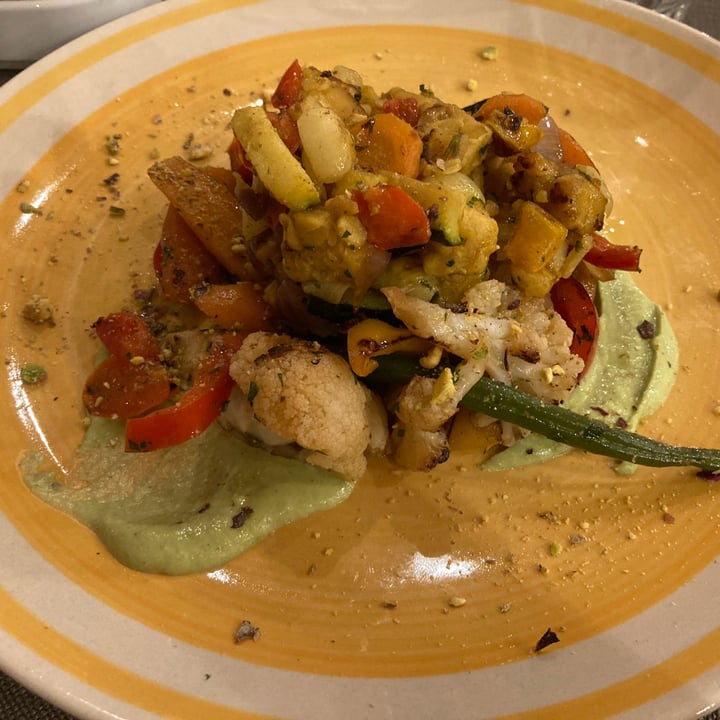 review photo of Il Giardino - green restaurant Tempeh di ceci al curry con verdure shared by @chiara26 on 01 Aug 2022 - review
