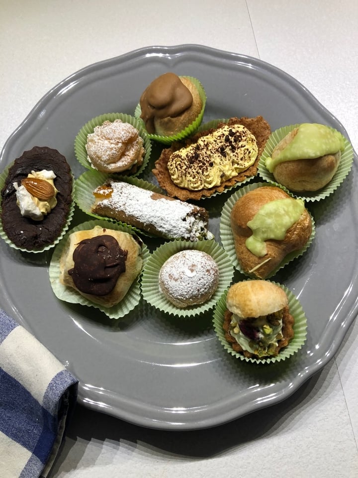 photo of Leccornie Pasticcini shared by @lavitadimaggy on  20 Feb 2020 - review