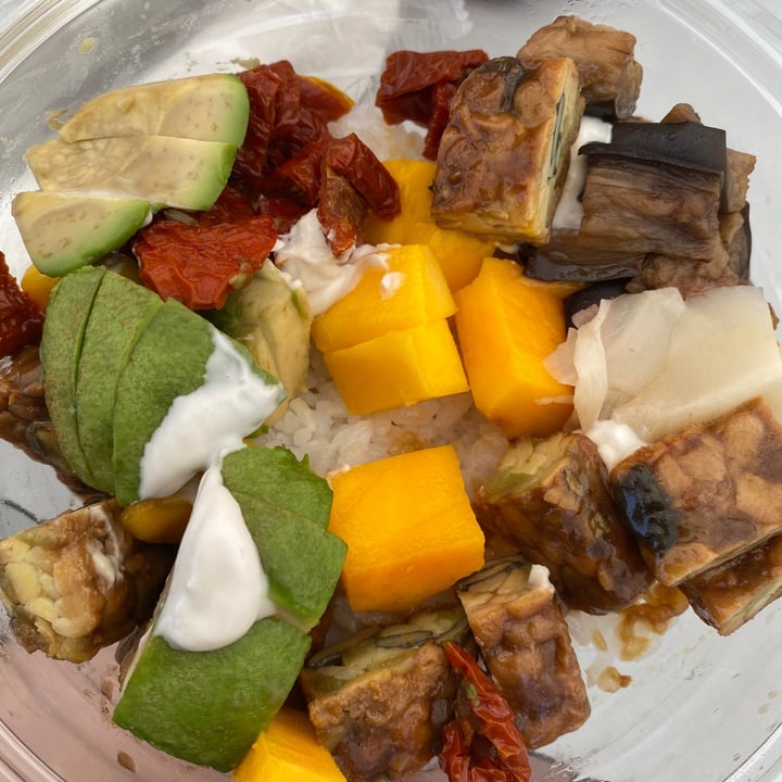 review photo of BLU Restaurant & Lounge Poke Natural shared by @chiarapolti on 19 Jun 2022 - review