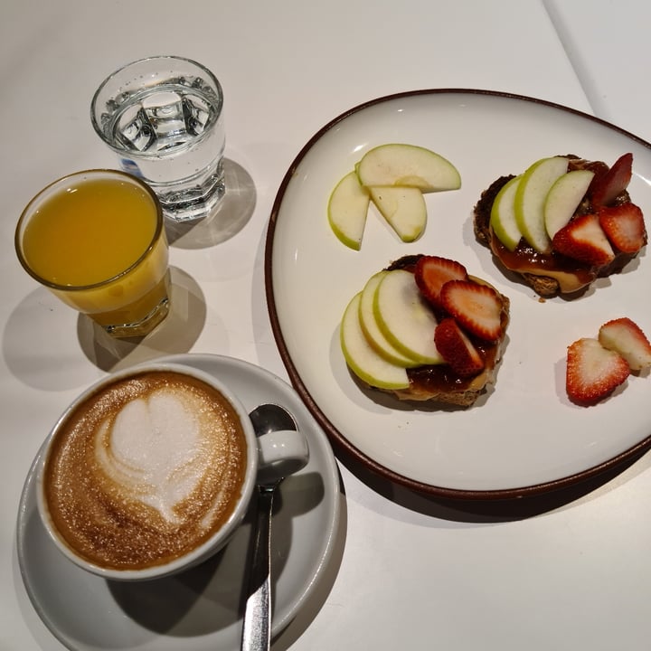 review photo of Tienda de Café Peanut Butter Toast shared by @moritaclau982 on 28 Apr 2022 - review