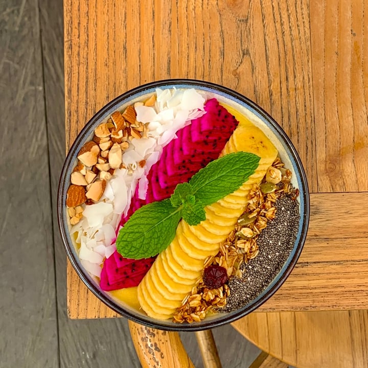 photo of Manggis in Canggu Manggo Smoothie Bowl shared by @luckyong on  25 May 2021 - review