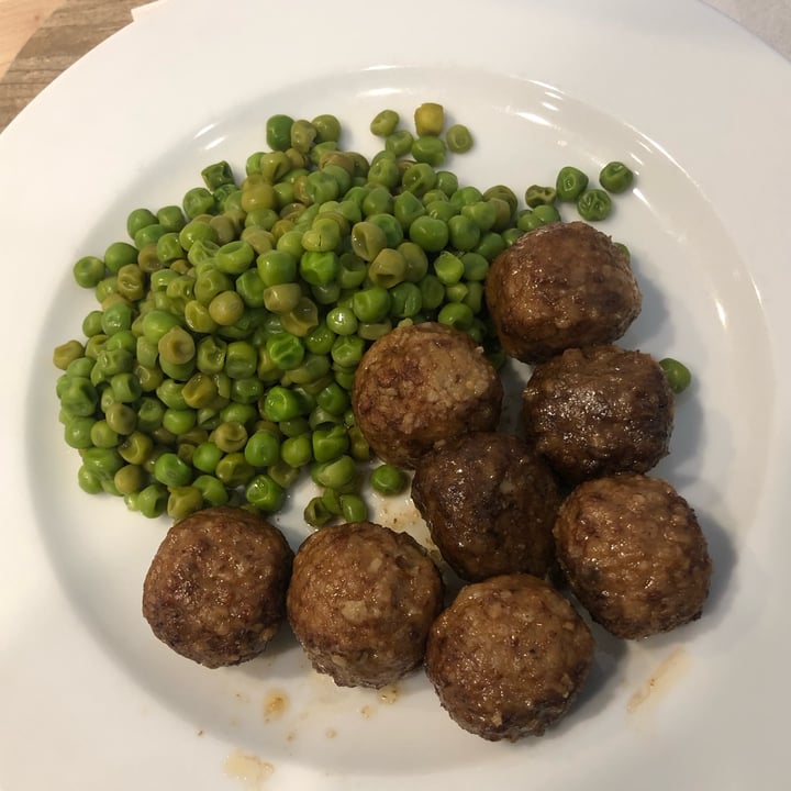 photo of IKEA Bologna vegan meatballs shared by @sabrinataroni on  25 Jan 2022 - review