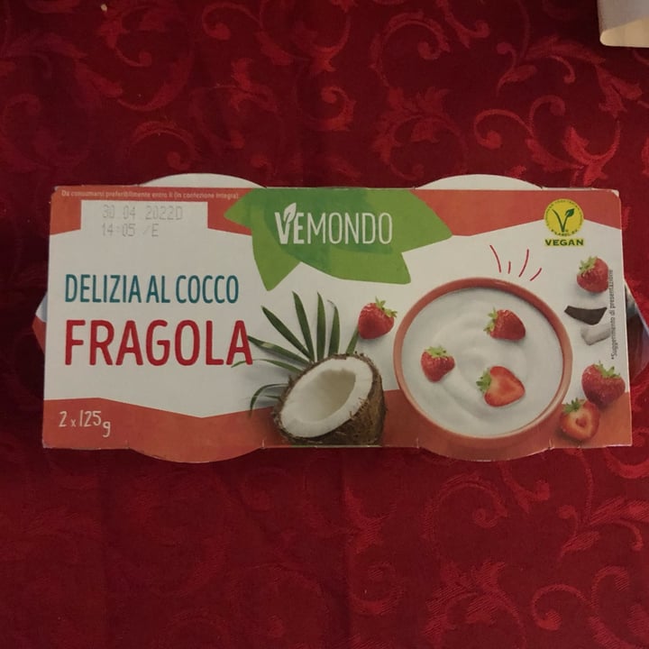 photo of Vemondo Vemondo Strawberry yogurt shared by @sabrinataroni on  17 Apr 2022 - review