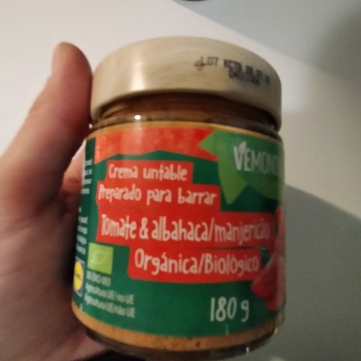 photo of Vemondo Crema untable de tomate y albahaca shared by @aquiles on  23 Mar 2022 - review