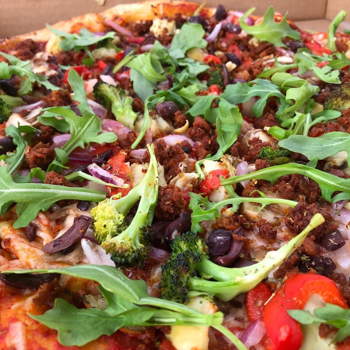 photo of Blaze Pizza Build-Your-Own Pizza shared by @stephaniebraganza on  28 Sep 2020 - review
