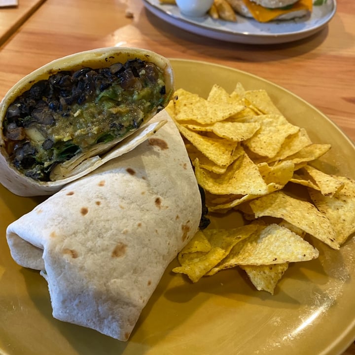 photo of Kind Kitchen Wrap, Burrito shared by @martarodriguez13 on  14 Dec 2021 - review