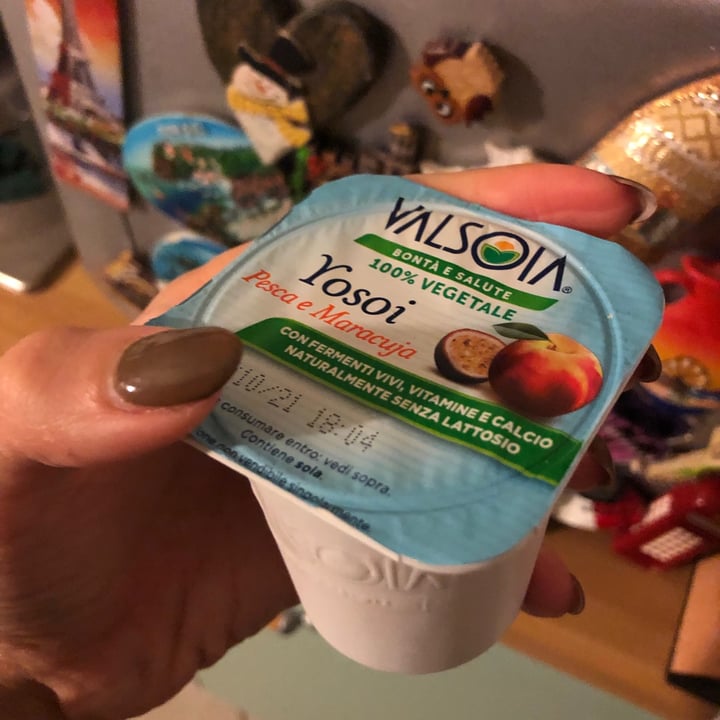 review photo of Valsoia Yogurt Pesca e maracuja shared by @alicemonzani on 25 Oct 2021 - review